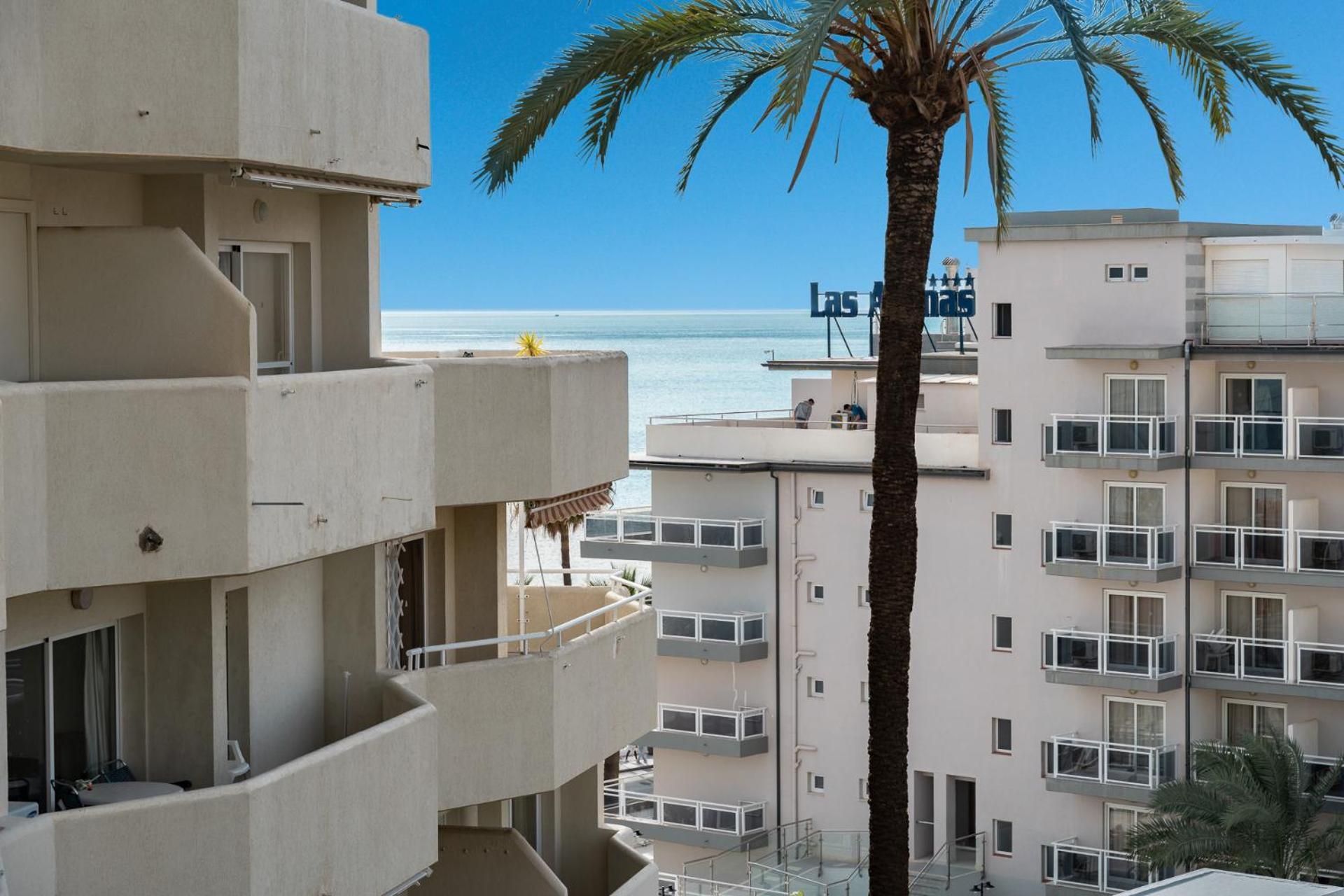 Apartamento Benalbeach Bliss Seafront Retreat With Balcony Benalmádena