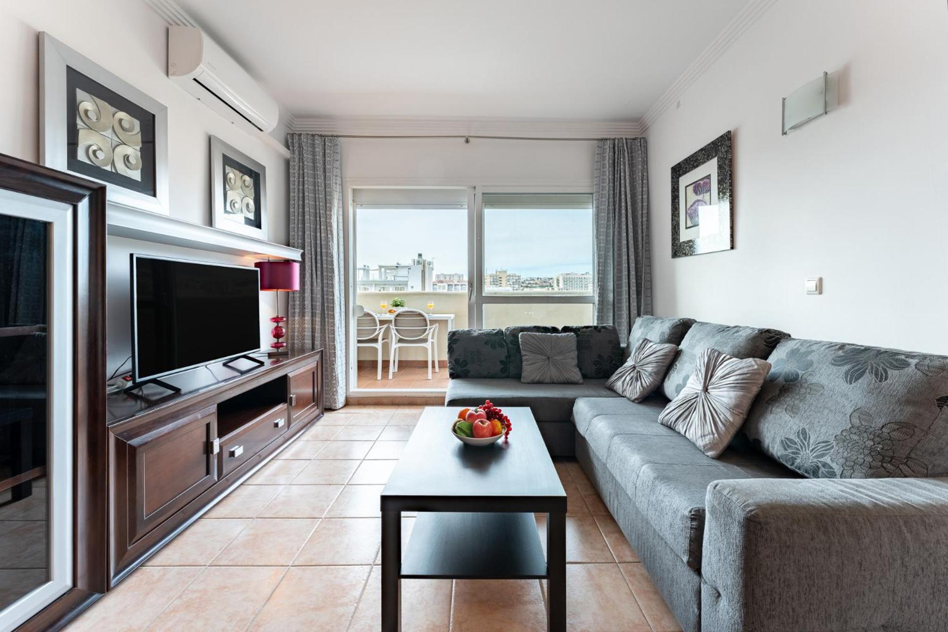 Benalbeach Bliss Seafront Retreat With Balcony Benalmádena